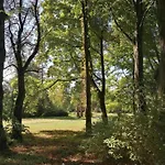 Apartment Spacious In Weser Uplands With Garden