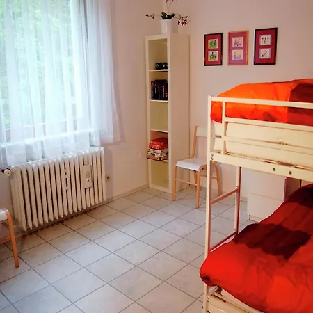 Apartment Spacious In Weser Uplands With Garden