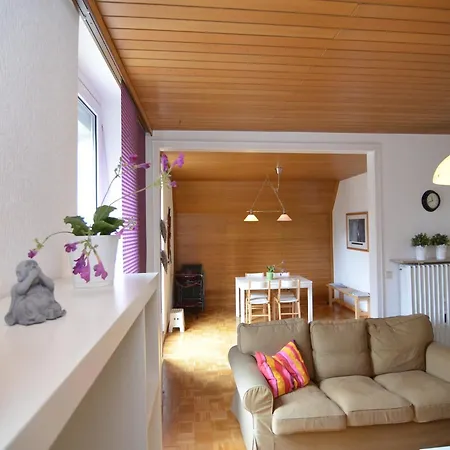 Spacious In Weser Uplands With Garden شقة *