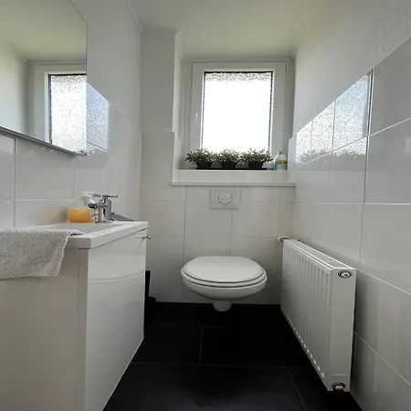 Spacious In Weser Uplands With Garden شقة *